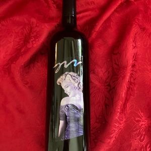 Marilyn Merlot 2008 Bottle Full collectible reduced cork wrap has tiny mark wear